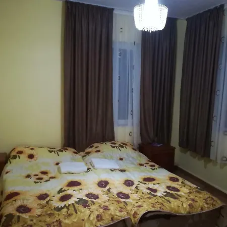 Розова Долина